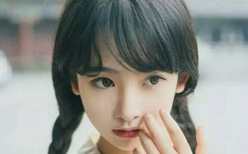 聊天怎样调动女生情绪,让她产生好感?